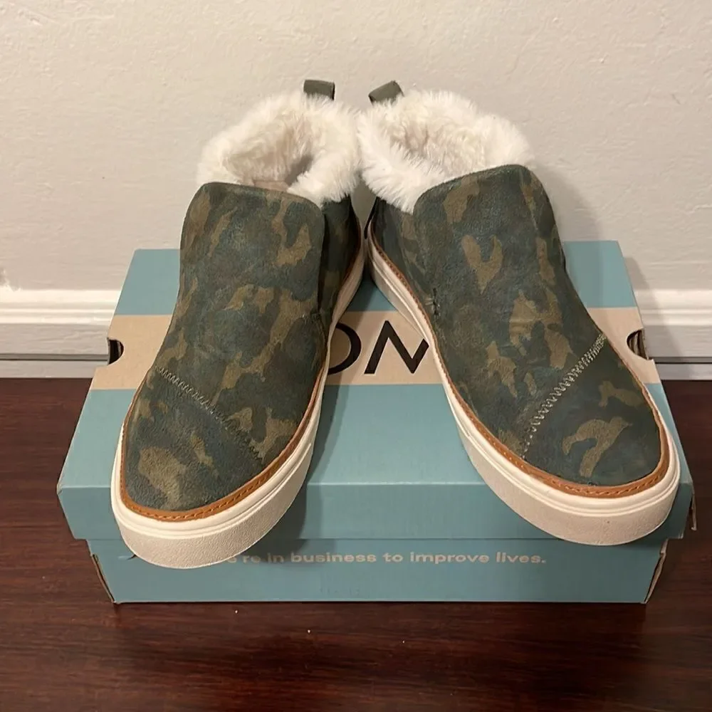 Toms Women’s Paxton faux fur trimmed sneaker size 6; 6,5; 7; 7,5 NIB
